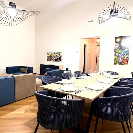 Domus Orefici - Wide And Modern Prestigious House *